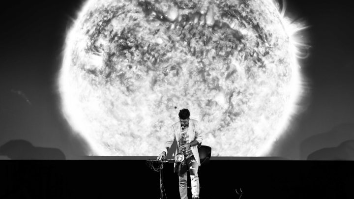 Guillaume Perret • 16 levers de soleil