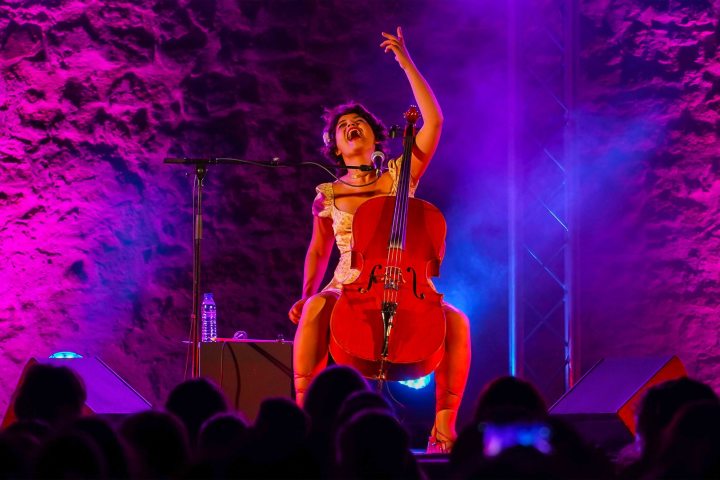 Ana Carla Maza